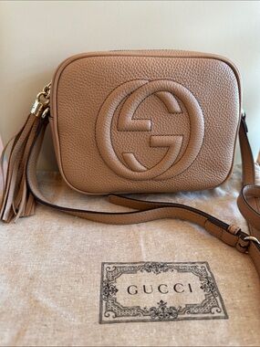 Authentic Gucci Soho Disco Small Crossbody Bag Camelia Pebbled Leather
